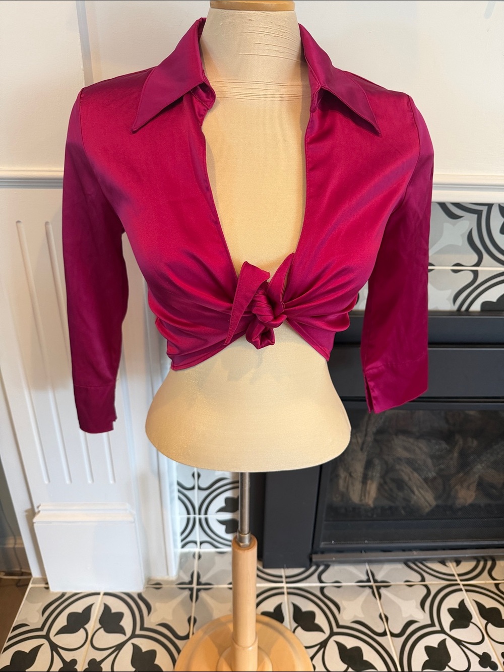 Marciano Fuchsia Satin Knot-Front Cropped Button-Down